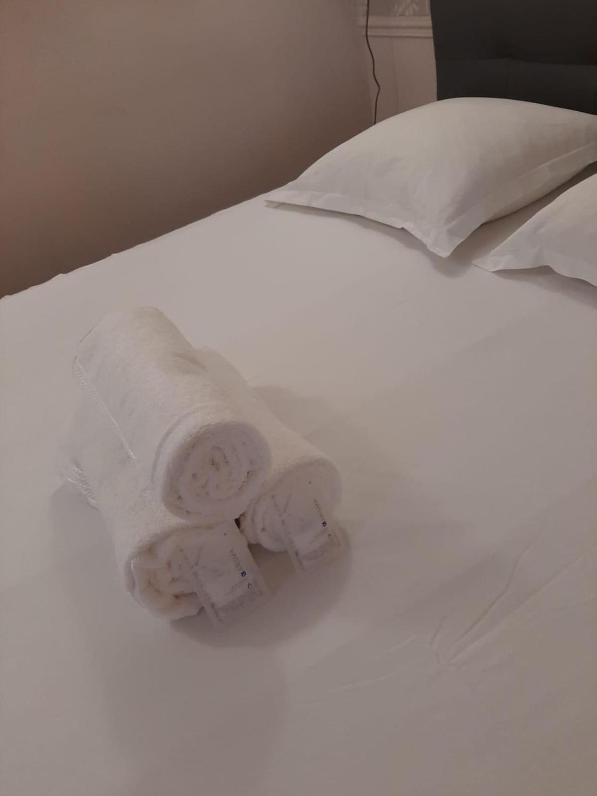 Appartamento Ancien Atelier Parisien Grand 2 Pièces Parigi